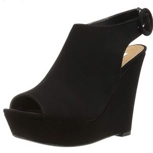 Steve Madden Extinct Black Strappy Wedges - EUC